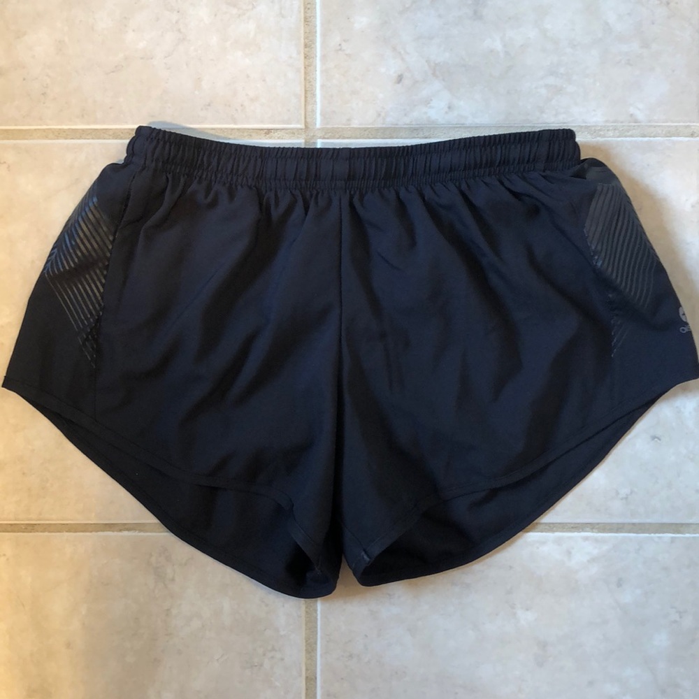 Black Oiselle Distance Shorts